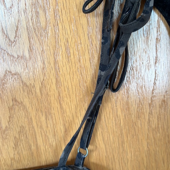 Abercrombie & Fitch Crop Top Green Cheetah Print - Picture 6 of 6